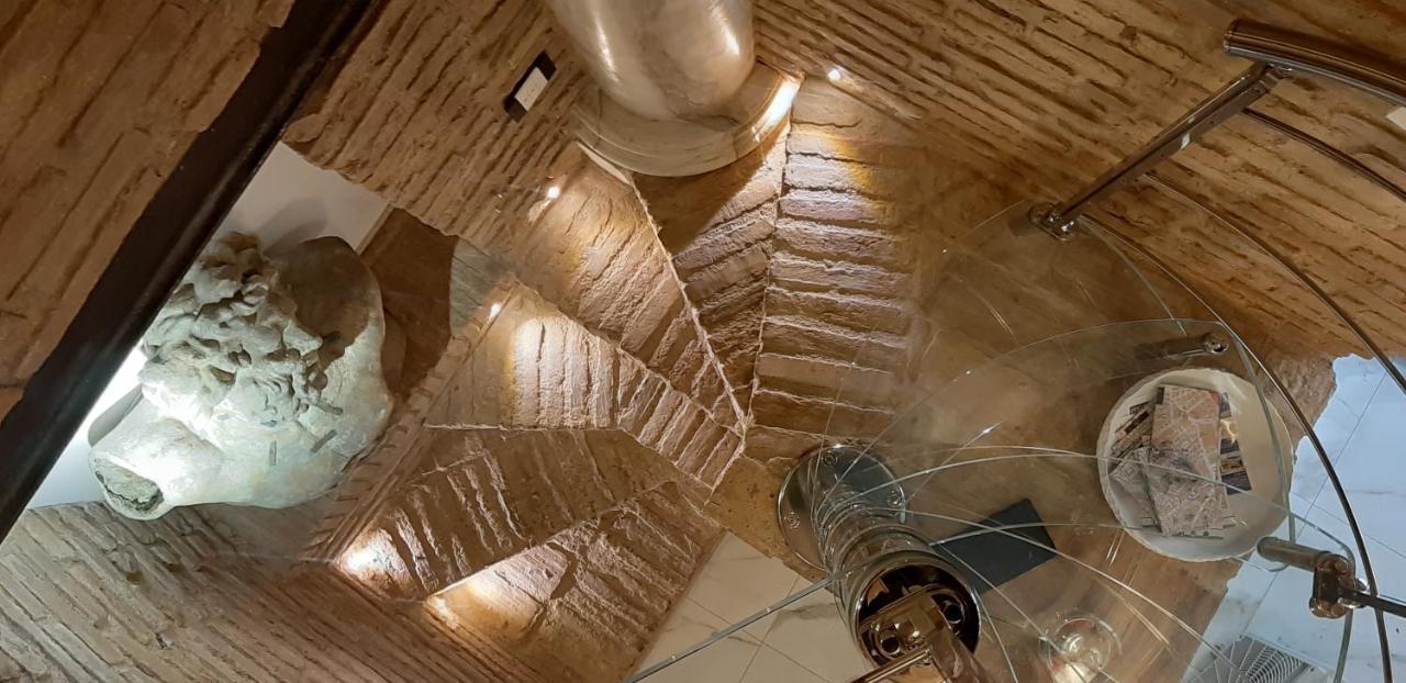 Apartamento Colosseum Archeoloft In Historic Center Of Roma